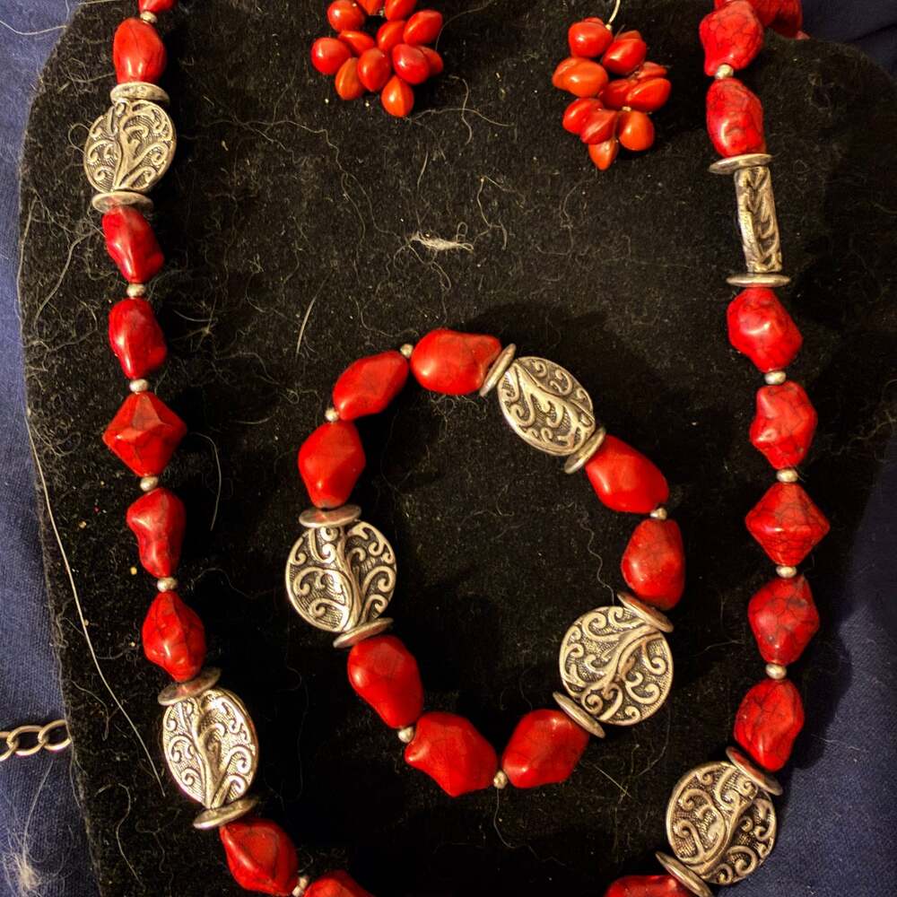 Premier Designs Necklace Beaded Red Silver Tone